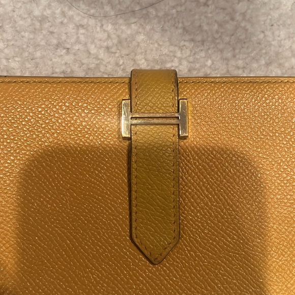 Hermes Auth wallet in Mustard yellow - Picture 2 of 7
